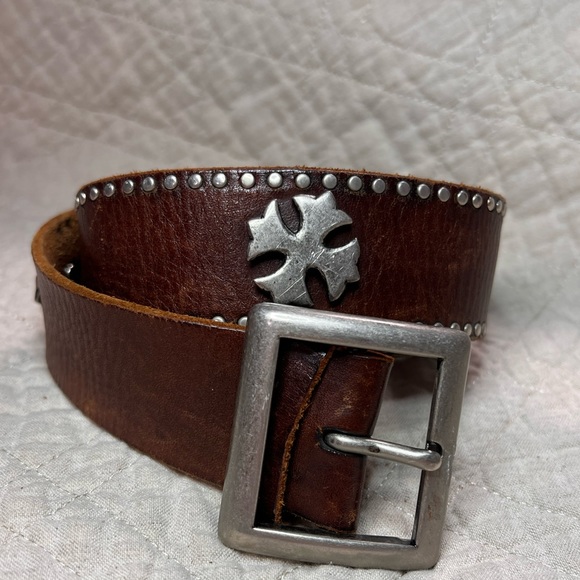 Genuine leather belt with rivets - Picture 2 of 7